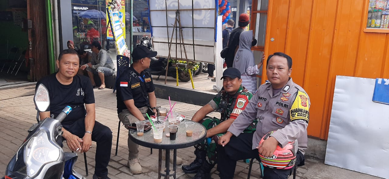 Sinergitas TNI Polri Wilayah Hukum Polsek Parungpanjang Giat Cooling Sistem Sambang Beri Himbauan Ajak Jaga Kondusifitas Cegah Gangguan Kriminalitas