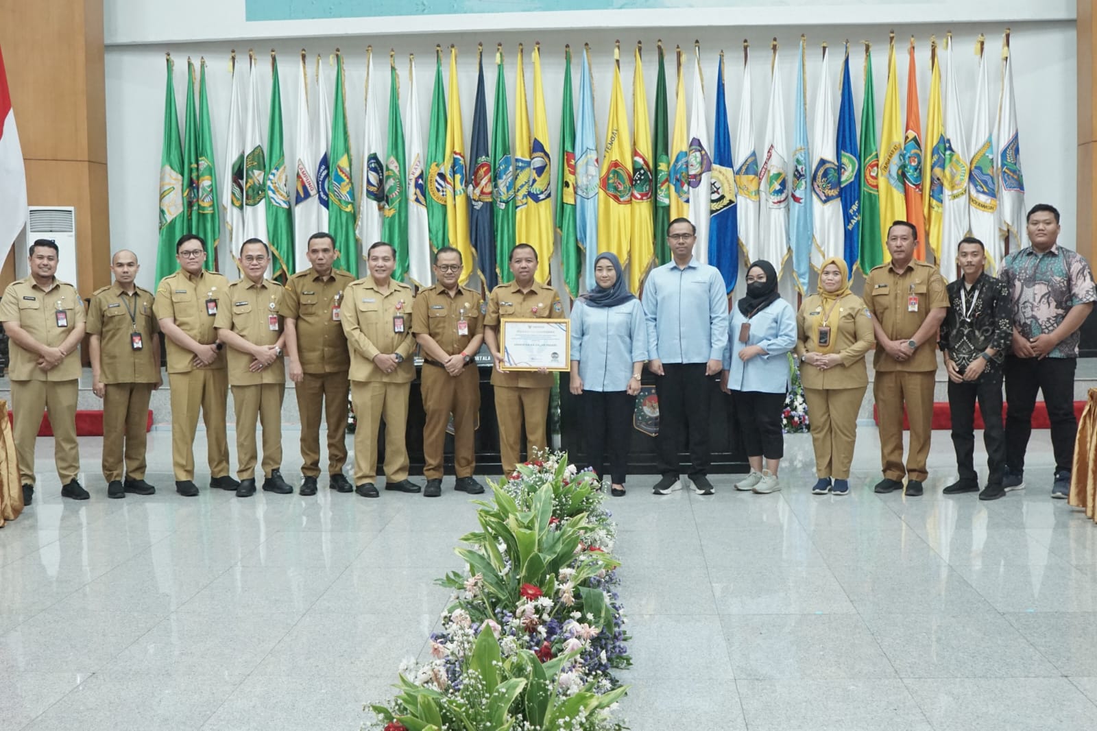 Dinilai Patuh Selenggarakan Pelayanan Publik, Kemendagri Terima Penghargaan Dari Ombudsman RI