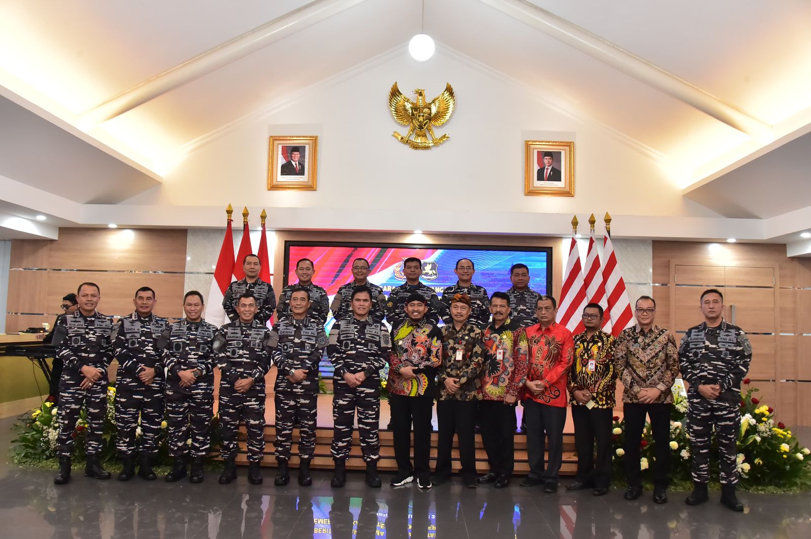 TNI AL Akan Bangun Pangkalan di Madura, Kasal Terima Aset Tanah Barang Pemerintah Kabupaten Sumenep