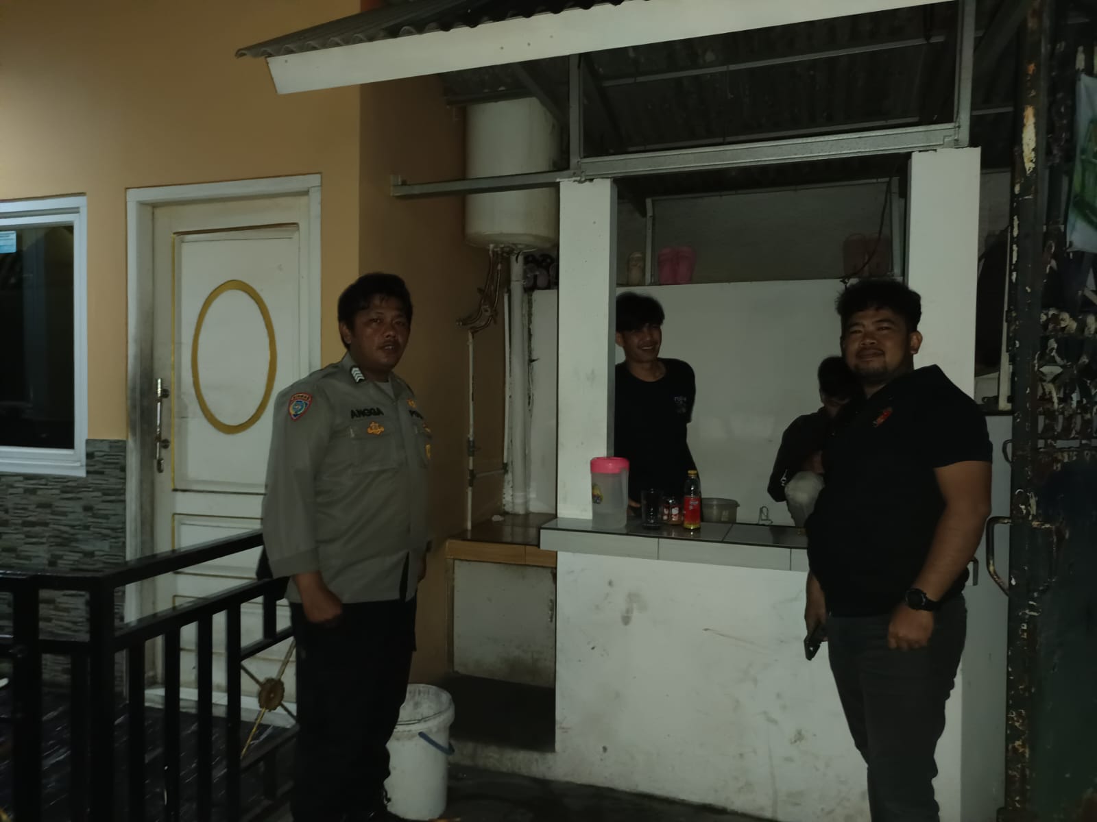 Bhabinkamtibmas Wilayah Hukum Polsek CSR Polres Bogor Giat Cooling Sistem Monitoring kontrol Pos Siskamling Sampaikan Ajak Jaga Kondusifitas Cegah Gangguan Kamtibmas
