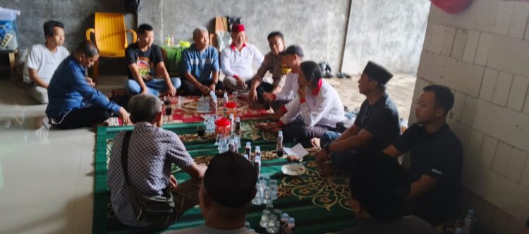 Bhabinkamtibmas Wilayah Hukum Polsek Babakan Madang Polres Bogor Sambang Silahturahmi Warga Beri Himbauan Ajak Jaga Kondusifitas Cegah Gangguan Kamtibmas