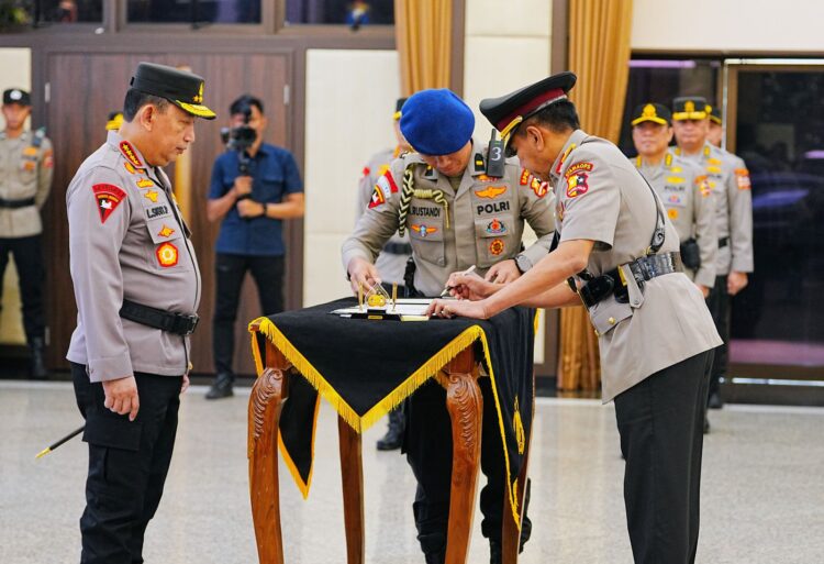 Jenderal Peraih Hoegeng Award Promisi Bintang Tiga