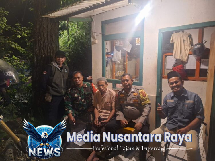 Sinergitas TNI Polri Wilayah Hukum Polsek CSR Polres Bogor Giat Cooling Sistem Monitoring Petugas Siskamling Sampaikan Ajak Jaga Kondusifitas Cegah Gangguan Kriminalitas