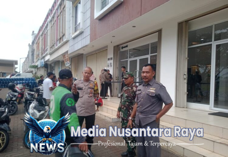 Sinergitas TNI Polri Wilayah Hukum Polsek Gn Sindur Polres Bogor Giat Cooling Sistem Patroli Sambang Beri Himbauan Ajak Jaga Kondusifitas Cegah Gangguan Kamtibmas