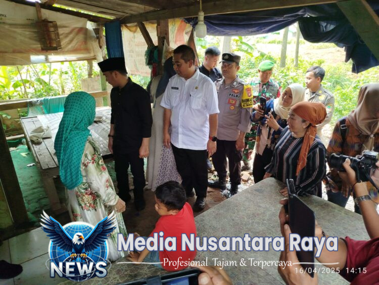 Anggota Polsek Cikarang Selatan Dampingi Bupati Bekasi Tinjau Pembangunan SPALD-S di Desa Serang