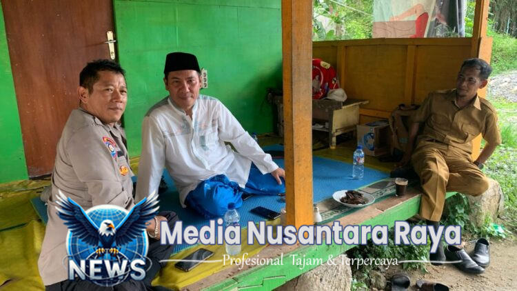 Bhabinkamtibmas Wilayah Hukum Polsek Dramaga Giat Cooling Sistem Sambang Warga Sampaikan Himbauan Ajak Jaga Kondusifitas Cegah Gangguan Kamtibmas