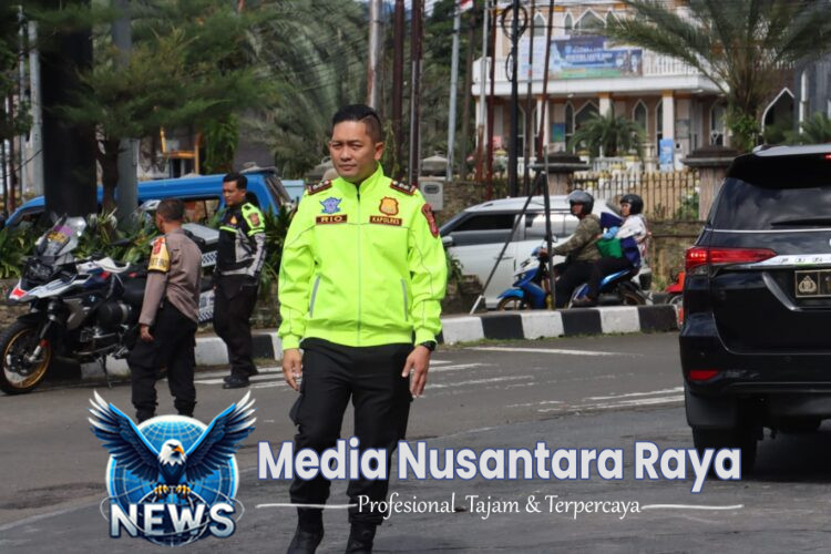 Kapolres Bogor Tinjau Langsung Arus Lalu Lintas Puncak Saat Libur Akhir Pekan, Pastikan Kestabilan Mobilitas Kendaraan Yang Akan Menuju Puncak