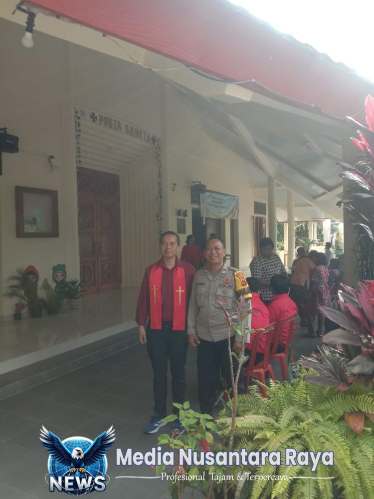 Bhabinkamtibmas Wilayah Hukum Polsek Megamendung Polres Bogor Giat Cooling Sistem Monitoring Mengamankan Ibdah Umat Nasrani Di Gereja Youkubus Rosuul