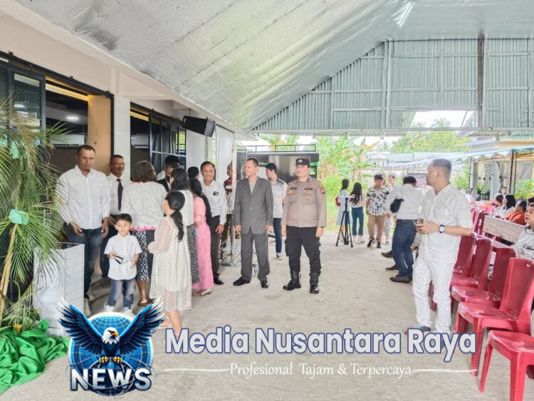 Senyum, Sapa, Salam Oleh Petugas Saat Pengamanan Ibadah Minggu Di PPIK Timotius