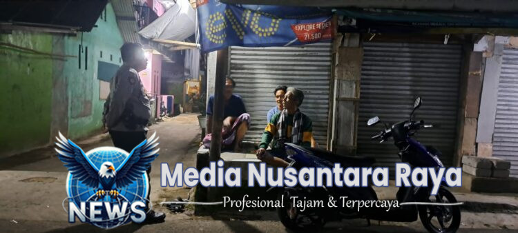 Bhabinkamtibmas Wilayah Hukum Polsek Ciampea Polres Bogor Giat Cooling Sistem Monitoring Kontrol Petugas Ronda Sampaikan Pesan Ajak Jaga Kondusifitas Cegah Gangguan Kamtibmas