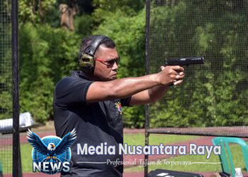 Komandan Pasmar 2 Laksanakan Latihan Menembak Pistol