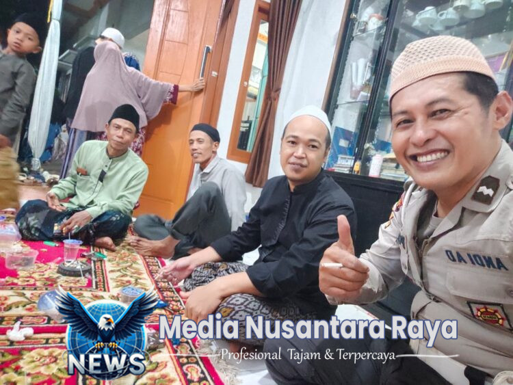 Bhabinkamtibmas Wilayah Hukum Polsek Leuwiliang Desa Karehkel Silaturahmi Sambang Beri Pesan Himbauan Ajak Jaga Kondusifitas Cegah Gangguan Kamtibmas