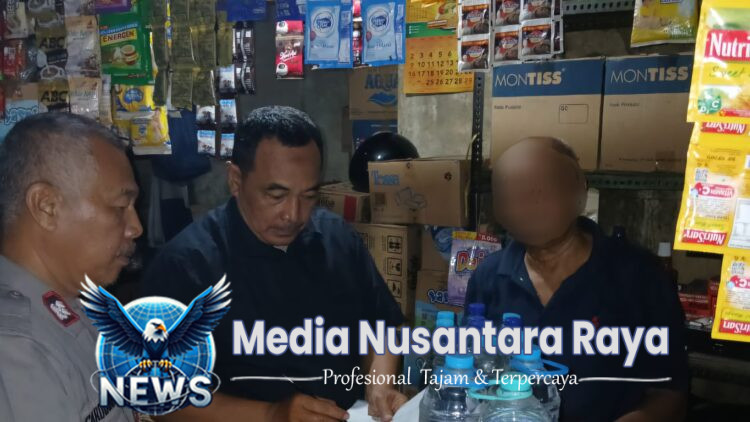 Kapolsek Cibungbulang Bersama Kanit Reskrim Dan Anggota Laksanakan Razia Miras Di Wilayah Kecamatan Cibungbulang Dan Pamijahan Wujud Cipta Kondisi