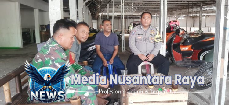 Sinergitas TNI Polri Wilayah Hukum Polsek Parungpanjang Giat Cooling Sistem Patroli Sambang Warga Beri Himbauan Ajak Jaga Kondusifitas Cegah Gangguan Kriminalitas
