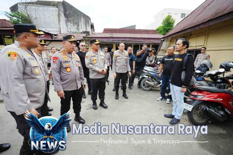 Sidak Polsek Samarinda Kota, Kapolri Tekankan Berantas Premanisme-Optimalkan Pelayanan