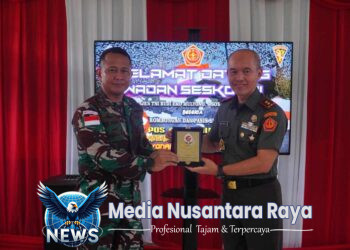 Wakil Komandan Sesko TNI dan Rombongan Pasis Laksanakan Kunjungan Kerja di Pos Aji Kuning Satgas Pamtas Yonarmed 11 Kostrad