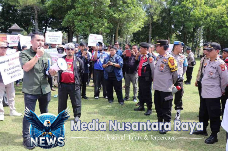 Polres Lampung Barat Amankan Aksi Unjuk Rasa di Pemda Lampung Barat