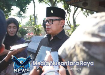 Sambangi Makam Bung Karno, Wamendagri Bima Ajak Pemda Jaga Nilai Luhur Daerah