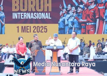 Presiden Prabowo Hadiri Peringatan Hari Buruh Internasional di Monas