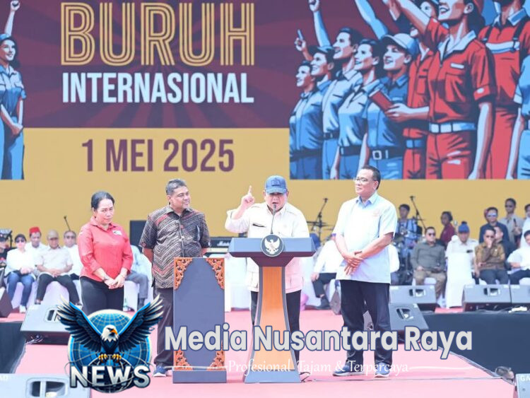 Presiden Prabowo Hadiri Peringatan Hari Buruh Internasional di Monas