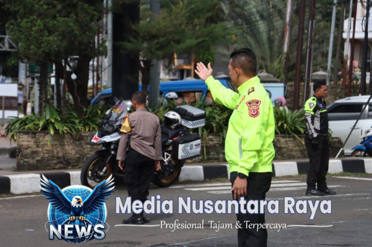 Kapolres Bogor AKBP Rio Wahyu Anggoro, S.H., S.I.K., M.H. Kembali Laksanakan Pemantauan Arus Lalu Lintas di Pos Gadog, Puncak