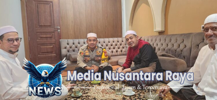 Kapolsek Ciawi Polres Bogor bersama Kanit Binmas Polsek Ciawi Anjangsana Kamtibmas Kepada Tokoh Agama Pimpinan Majils Burdah Miftahusalamah & Pimpinan Majlis Jasatul Mustofa Wilayah Ds.Banjarsari Kec Ciawi Kab.Bogor