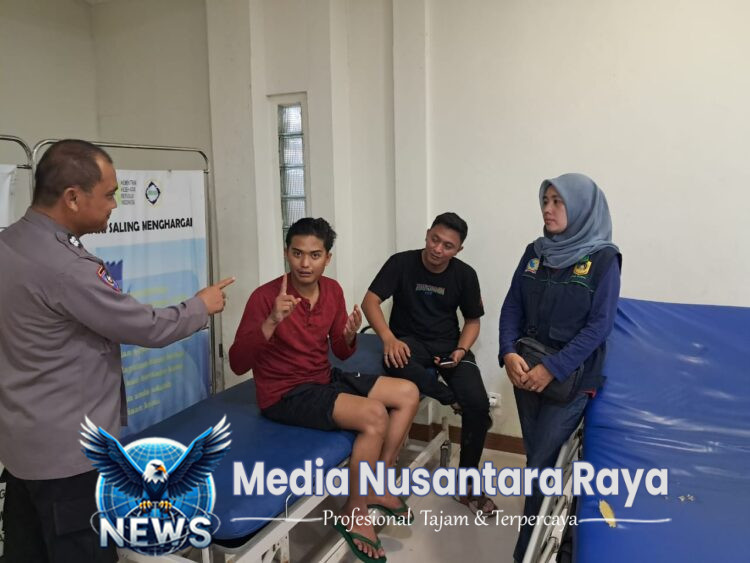 Bhabinkamtibmas Wilayah Hukum Polsek Dramaga Giat Cooling Sistem, Antar Warga Kerumah Sakit Sebagai Bentuk Kepedulian Kepada Warganya,Diduga Mengalami Depresi