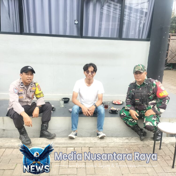 Bhabinkamtibmas Wilayah Hukum Polsek Dramaga Polres Bogor Sambang Warga Beri Himbauan Ajak Haga Kondusifitas Cegah Gangguan Kamtibmas