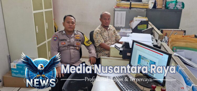 Bhabinkamtibmas Polsek Parungpanjang Polres Bogor Polda Jabar Sambang Dan Beri Himbauan Kamtibmas Kepada Warga