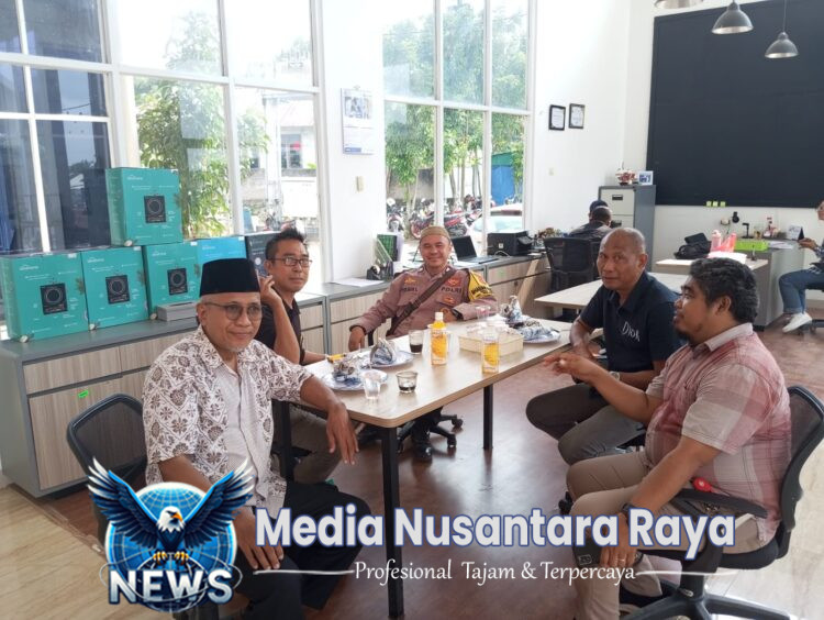 Bhabinkamtibmas Wilayah Hukum Polsek Parungpanjang Sambang Warga Berikan Pesan Kamtibmas