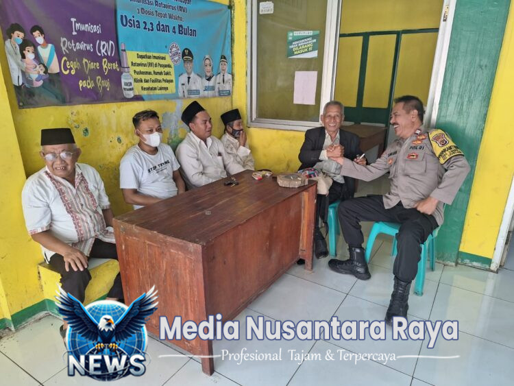 Bhabinkamtibmas Sambang Warga Jalin Kedekatan Dengan Warga Masyarakat