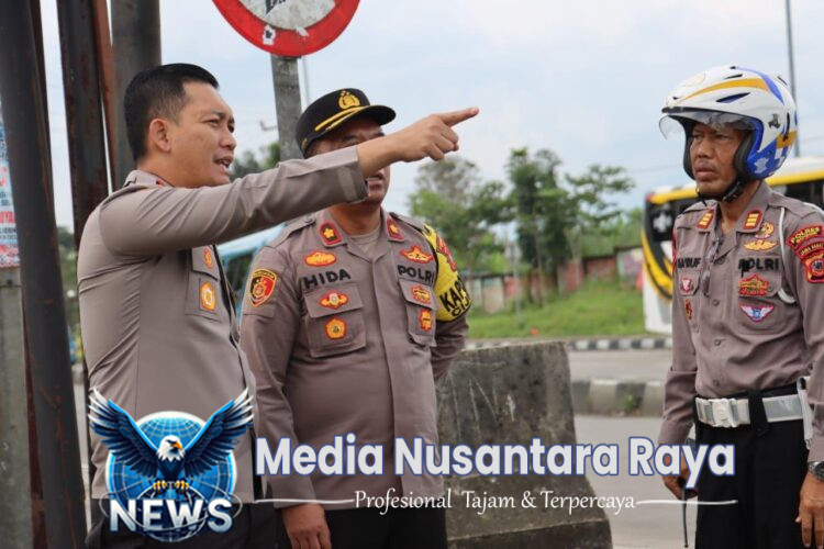 Kapolres Bogor AKBP Rio Wahyu Anggoro, S.H., S.I.K., M.H. Laksanakan Pemantauan Arus Lalu Lintas di Pos Gadog Puncak pada Libur Panjang