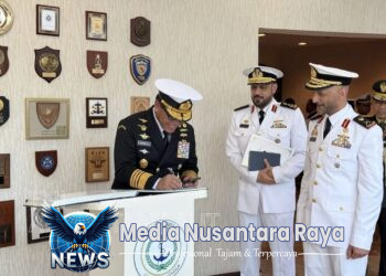 Komitmen Jalin Hubungan Bilateral dengan Negara Sahabat Kasal Laksanakan Courtesy Call Kepada Commander Of The UAE Navy
