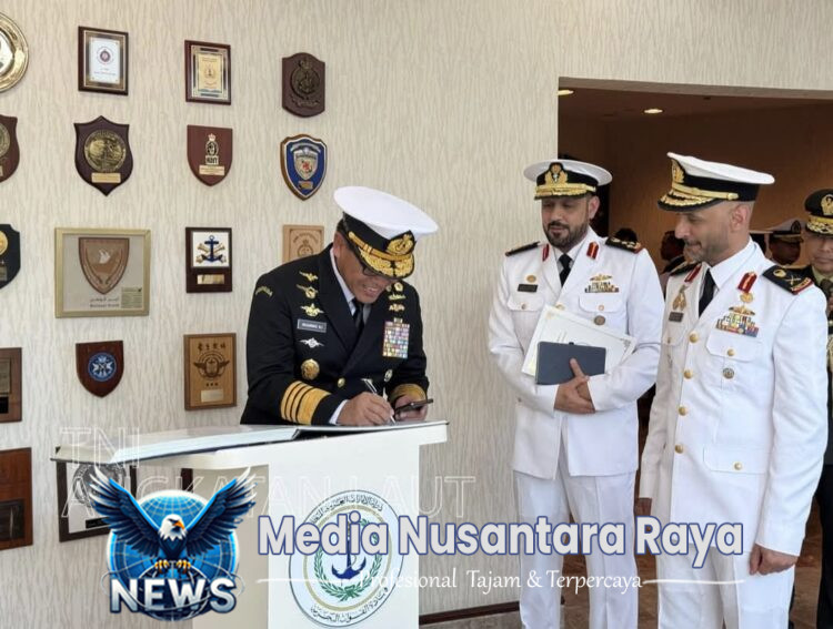 Komitmen Jalin Hubungan Bilateral dengan Negara Sahabat Kasal Laksanakan Courtesy Call Kepada Commander Of The UAE Navy