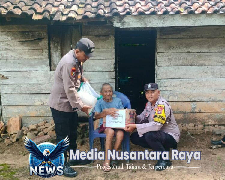 Polri Untuk Masyarakat, Polsek Seputih Banyak Berikan Bansos Kepada Puluhan Warga Kurang Mampu