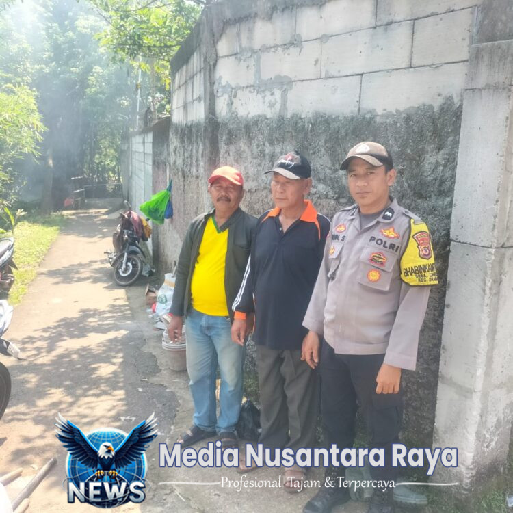 Bhabinkamtibmas Wilayah Hukum Polsek Dramaga Giat Cooling Sistem Sambang Warga Desa Ciherang Beri Himbauan Ajak Jaga Kondusifitas Cegah Gangguan Kamtibmas
