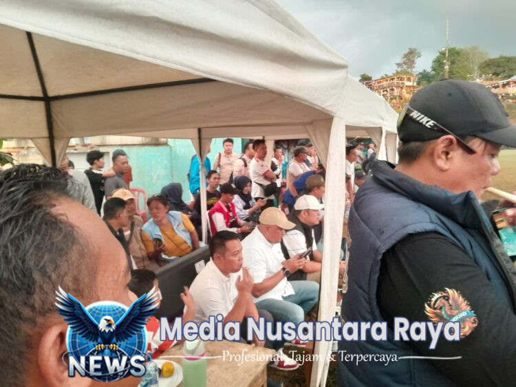 Polsek Citeureup melaksanakan Pengamanan Pertandingan Sepak bola antara desa yang dihadiri oleh Bupati Bogor di Lapangan Desa Hambalang