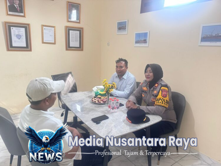 Kapolsek Dramaga Giat Cooling Sistem Sambang Warga Beri Himbauan Ajak Jaga Kondusifitas Cegah Gangguan Kamtibmas