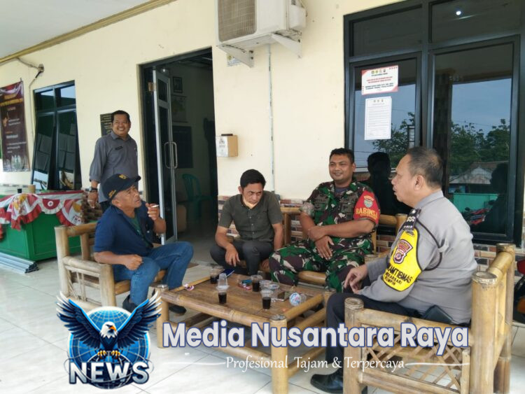 Sinergitas TNI dan Polri Polsek Rumpin melalui Bhabinkamtibmas dan Bhabinsa,Sambang Warga Berikan Himbauan Kamtibmas