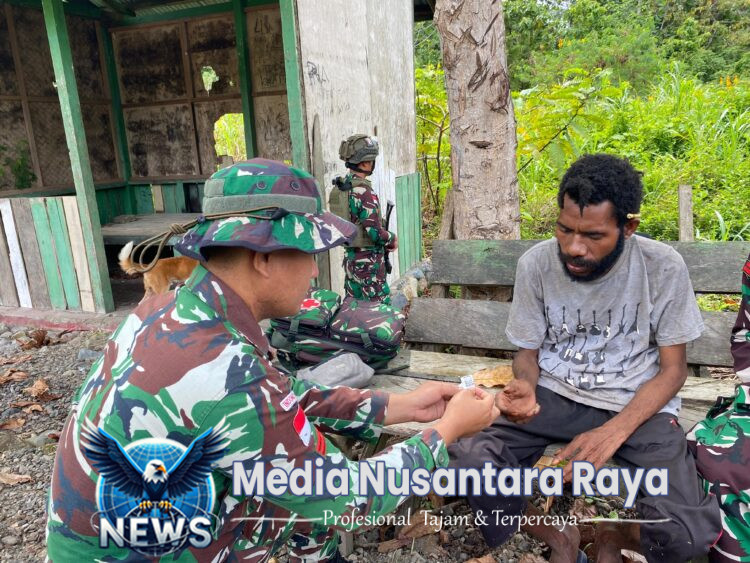 Satgas Yonif 131/Brajasakti Berikan Pelayanan Kesehatan Gratis bagi Warga Papua