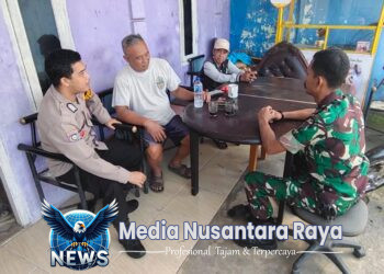 Sinergitas TNI/Polri Berikan Himbauan dan Santunan kepada Masyarakat Desa Banjarwangi