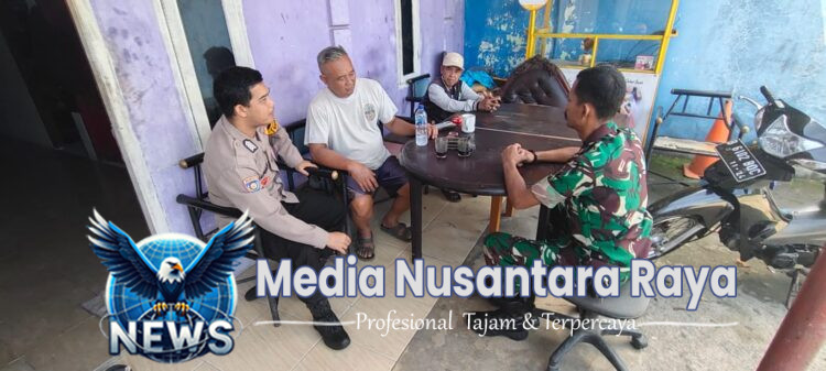 Sinergitas TNI/Polri Berikan Himbauan dan Santunan kepada Masyarakat Desa Banjarwangi