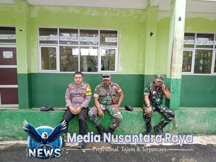 Sinergi TNI-Polri, Bhabinkamtibmas dan Babinsa Sambangi Warga Desa Palasari Cijeruk