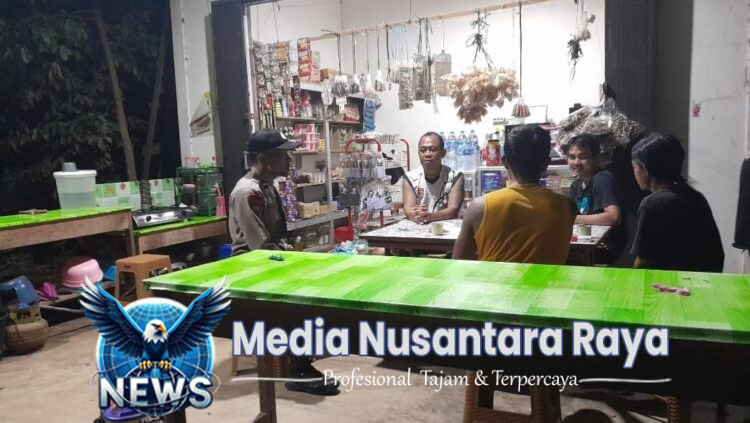 Cegah Premanisme, Polsek Sebangki Gelar Patroli Malam dan Dialogis Bersama Warga