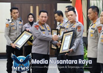 Kapolri Buka Rakernis Gabungan 4 Satker, Sekaligus Menyerahkan Penghargaan Kepada 13 Satker Peraih Nilai IKPA 100%