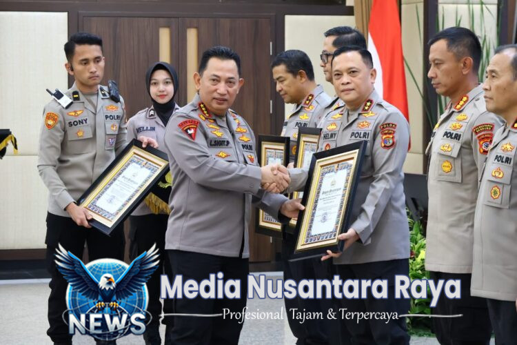 Kapolri Buka Rakernis Gabungan 4 Satker, Sekaligus Menyerahkan Penghargaan Kepada 13 Satker Peraih Nilai IKPA 100%