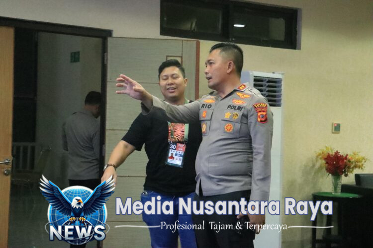 Kapolres Bogor AKBP Rio Wahyu Anggoro Tinjau Langsung Pengamanan Pertandingan Sepak Bola BRI Liga 1 di Stadion Pakansari
