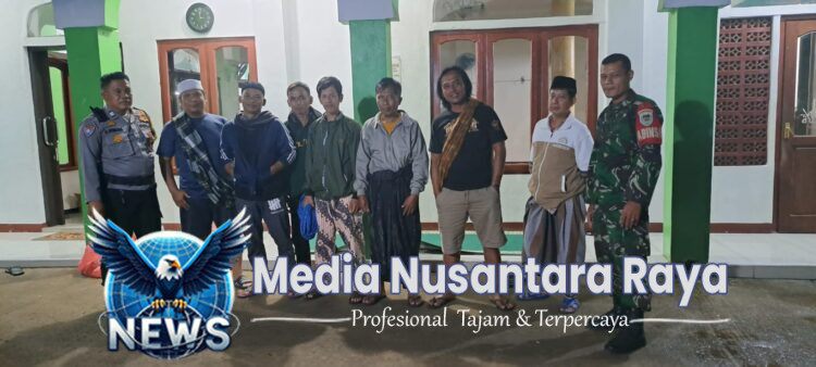 Bhabinkamtibmas dan Babinsa di Ciampea Laksanakan Kontrol Ronda Malam, Sampaikan Pesan Kamtibmas kepada Warga