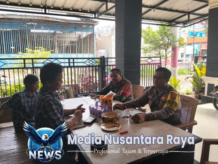 Wujud Soliditas, Bhabinkamtibmas dan Babinsa Sambangi Warga Desa Bojong Ajak Jaga Kamtibmas