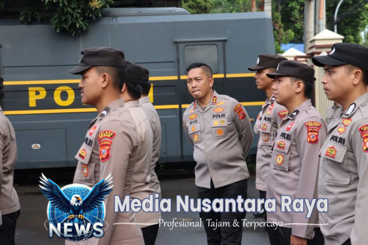 KAPOLRES BOGOR CEK SIKAP TAMPANG ANGGOTA UNTUK TINGKATKAN PELAYANAN KEPADA MASYARAKAT